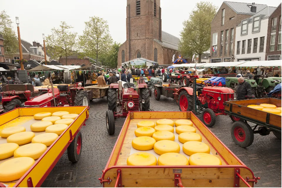 Woerden Cheese Market near the castle